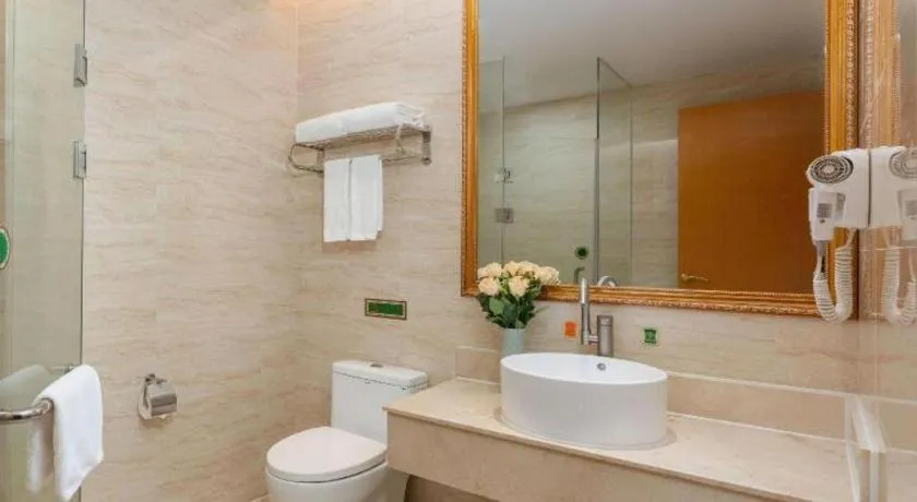 Vienna Hotel Guangdong Shantou South Bus Station