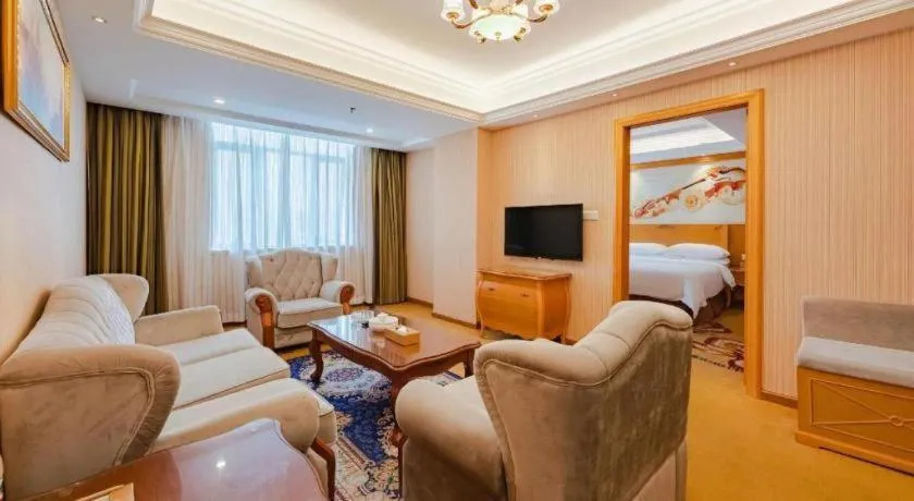 Vienna Hotel Guangdong Shantou South Bus Station