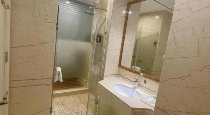 Vienna Hotel Guangdong Shantou South Bus Station