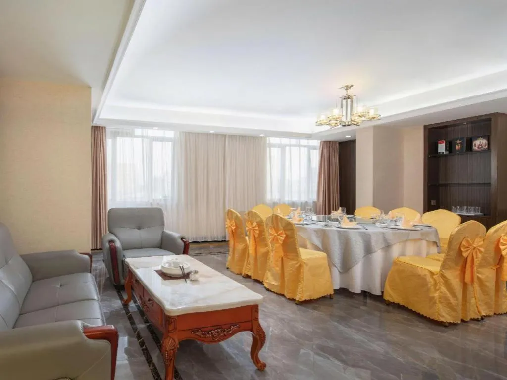 Vienna Hotel Guangdong Shantou South Bus Station