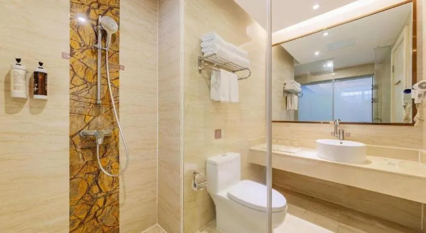 Vienna Hotel Guangdong Shantou South Bus Station