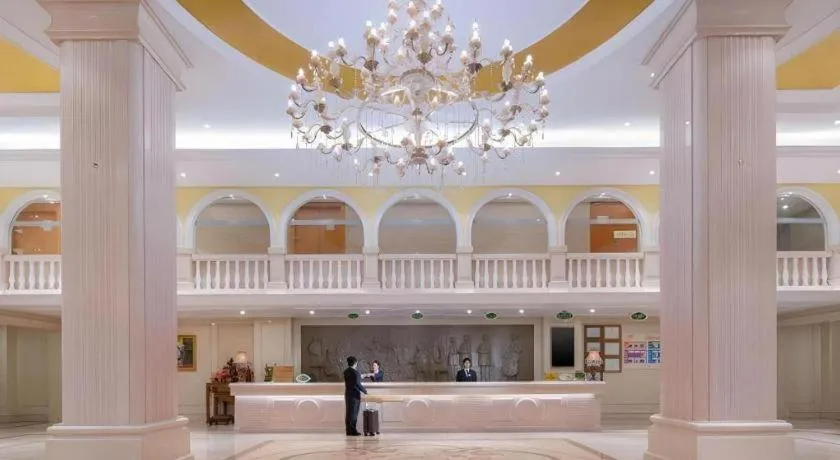 Vienna Hotel Guangdong Shantou South Bus Station