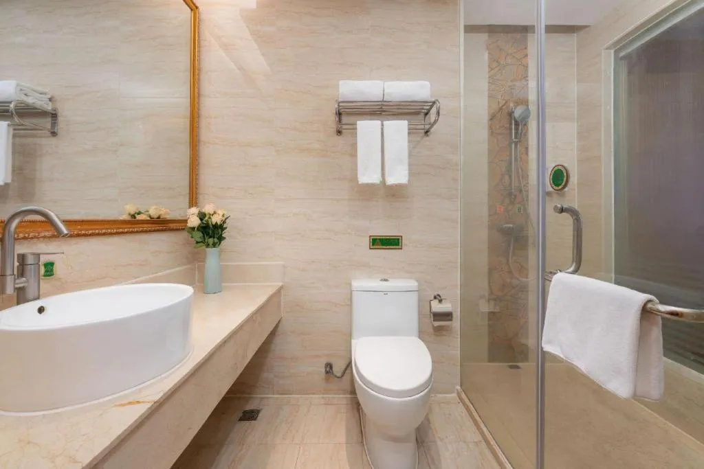 Vienna Hotel Guangdong Shantou South Bus Station