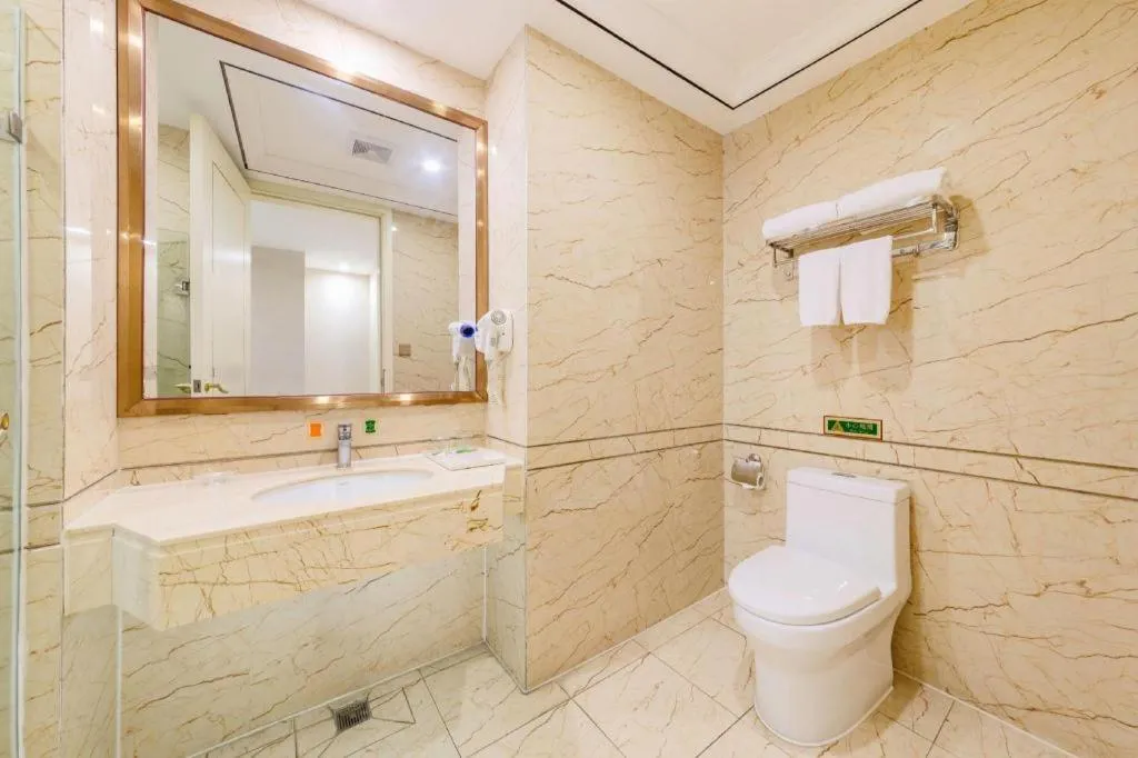 Vienna Hotel Guangdong Shantou South Bus Station