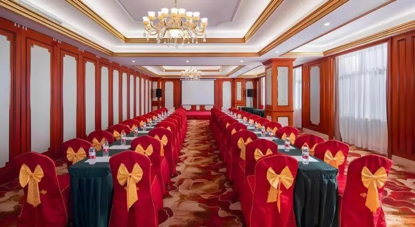 Vienna Hotel Guangdong Shantou South Bus Station