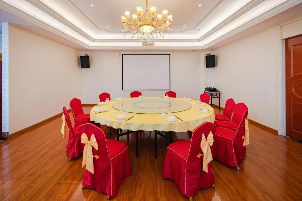 Vienna Hotel Guangdong Shantou South Bus Station