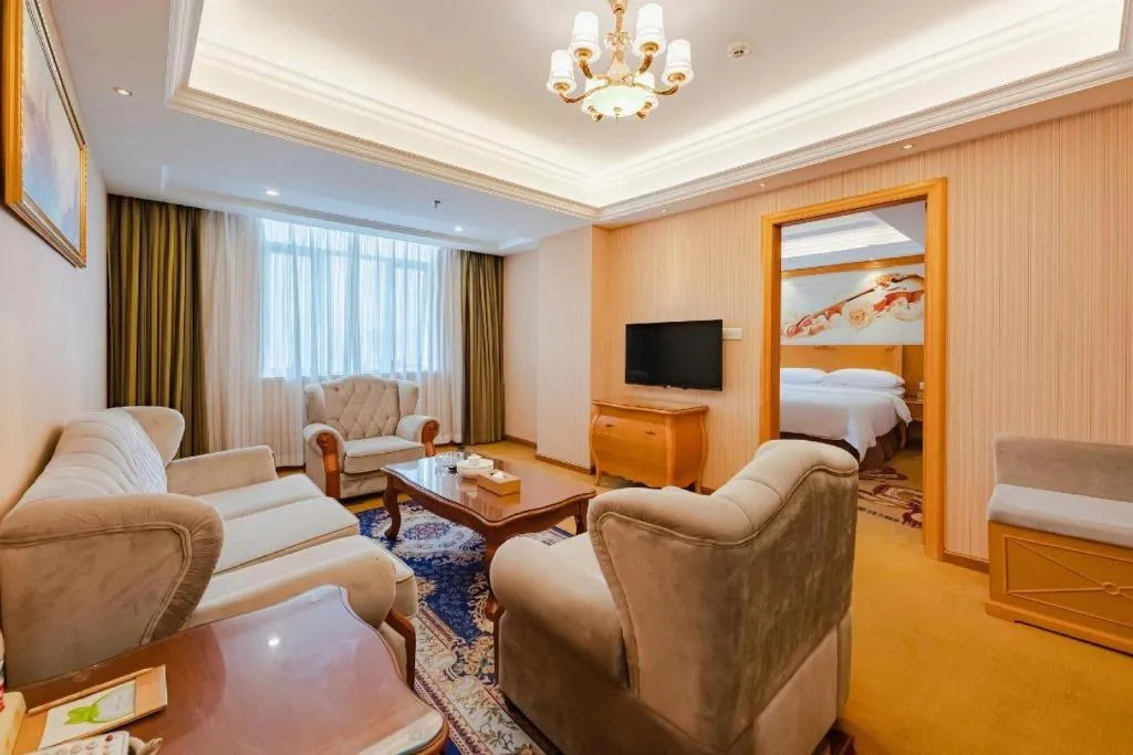 Vienna Hotel Guangdong Shantou South Bus Station