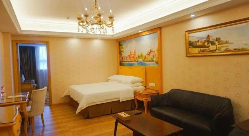 Vienna Hotel Shenzhen Longhua Good Day