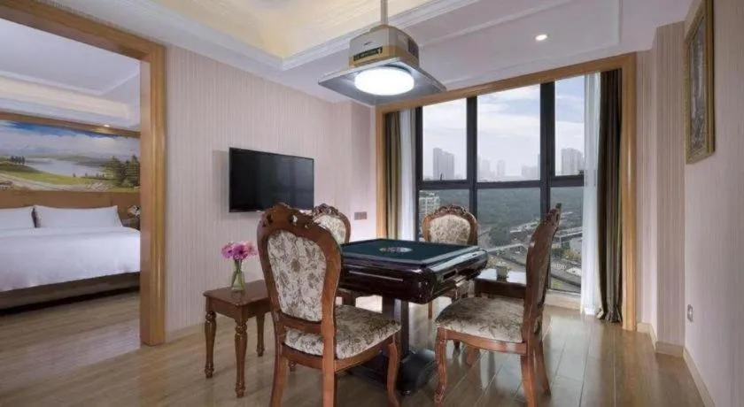 Vienna Hotel Chongqing West Station Southwesten Hospital