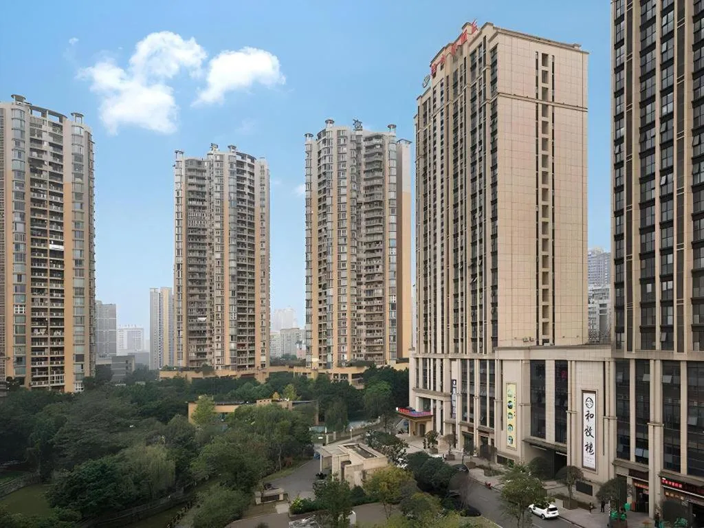 Vienna Hotel Chongqing West Station Southwesten Hospital