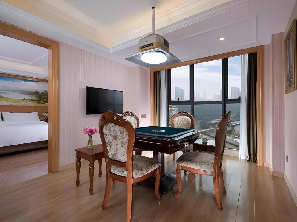 Vienna Hotel Chongqing West Station Southwesten Hospital