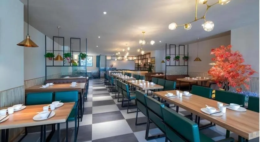 Vienna Hotel Nanning Anji Wanda 33rd Middle School Metro Station