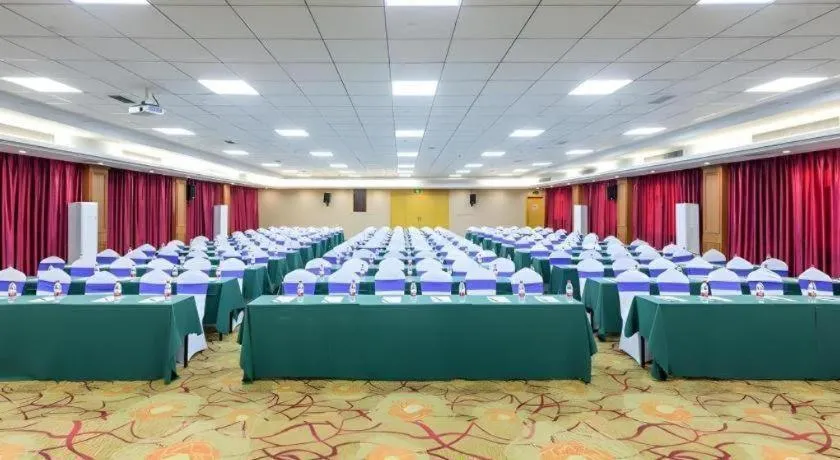 Vienna Hotel Nanning Anji Wanda 33rd Middle School Metro Station