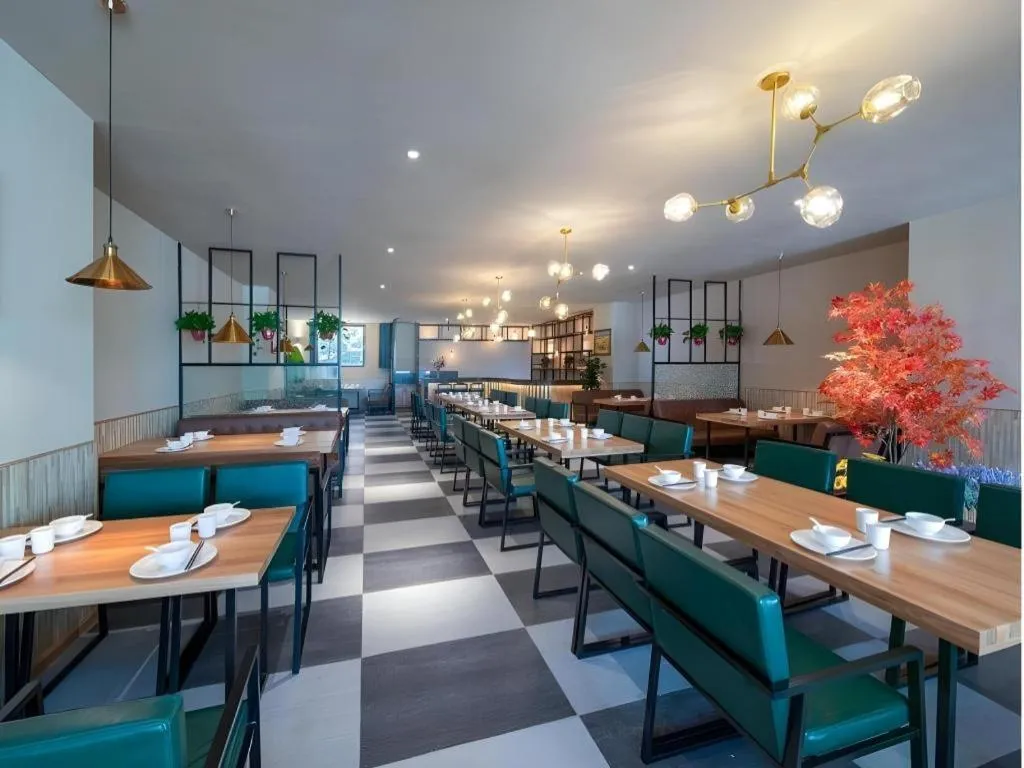 Vienna Hotel Nanning Anji Wanda 33rd Middle School Metro Station