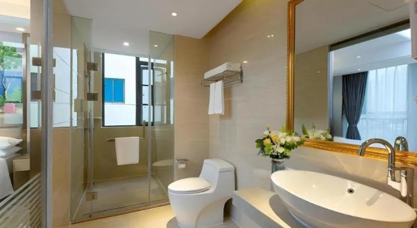 Vienna Hotel Wuhan Guobo Jiangang Metro Station