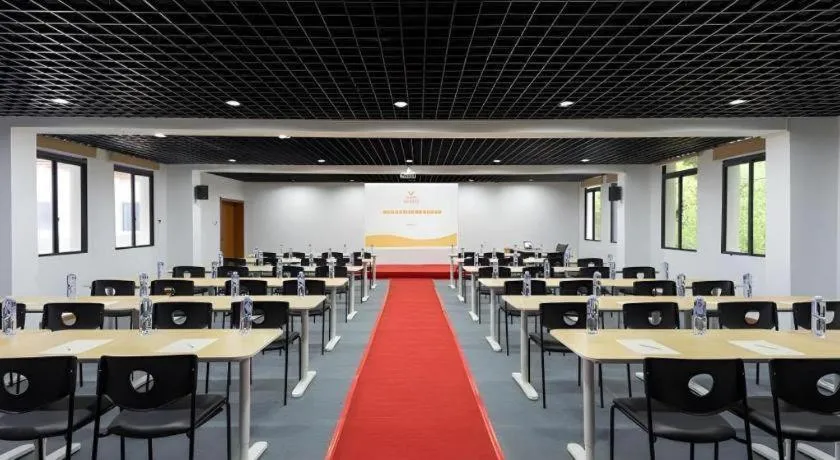 Vienna Hotel Wuhan Guobo Jiangang Metro Station