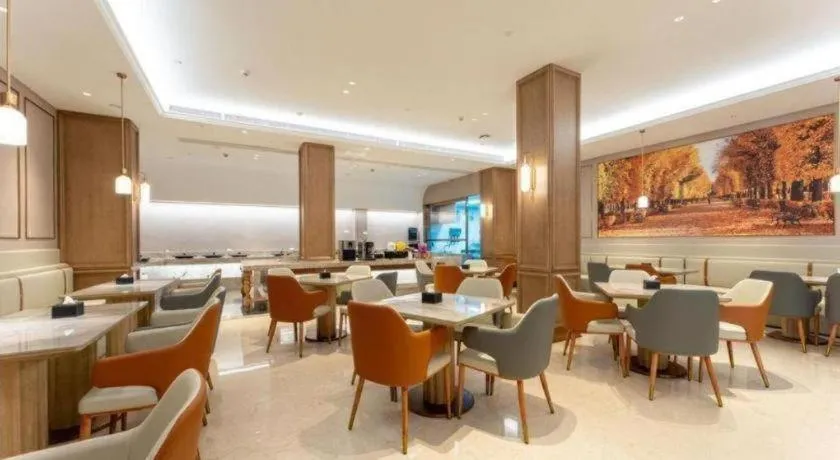 Vienna Hotel Hubei Jinzhou Changjiang University