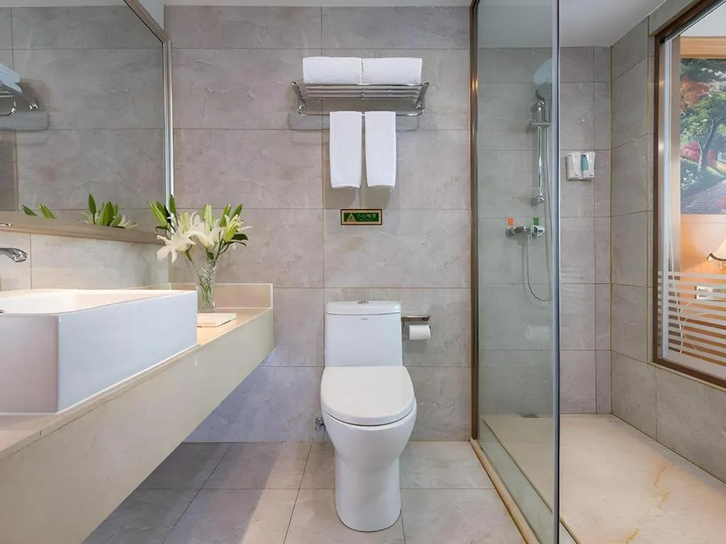 Vienna Hotel Hubei Jinzhou Changjiang University