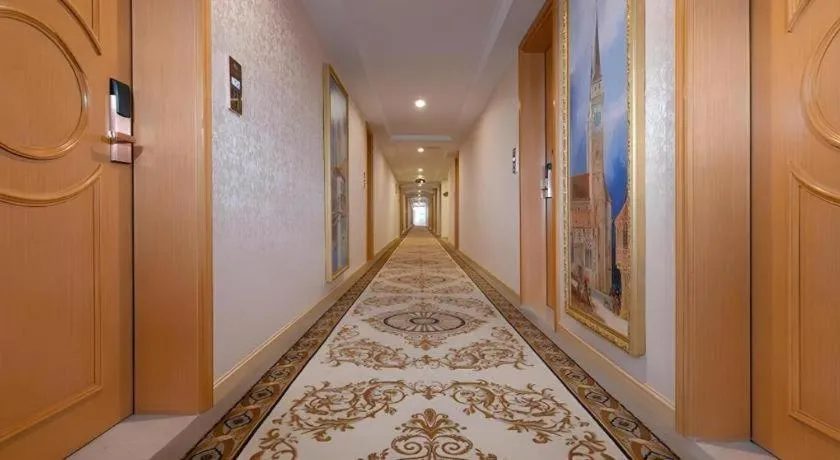 Vienna Hotel Hubei Jinzhou Changjiang University