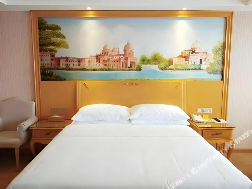 Bed in Vienna Hotel Guangxi Guilin Gongchengtianjie