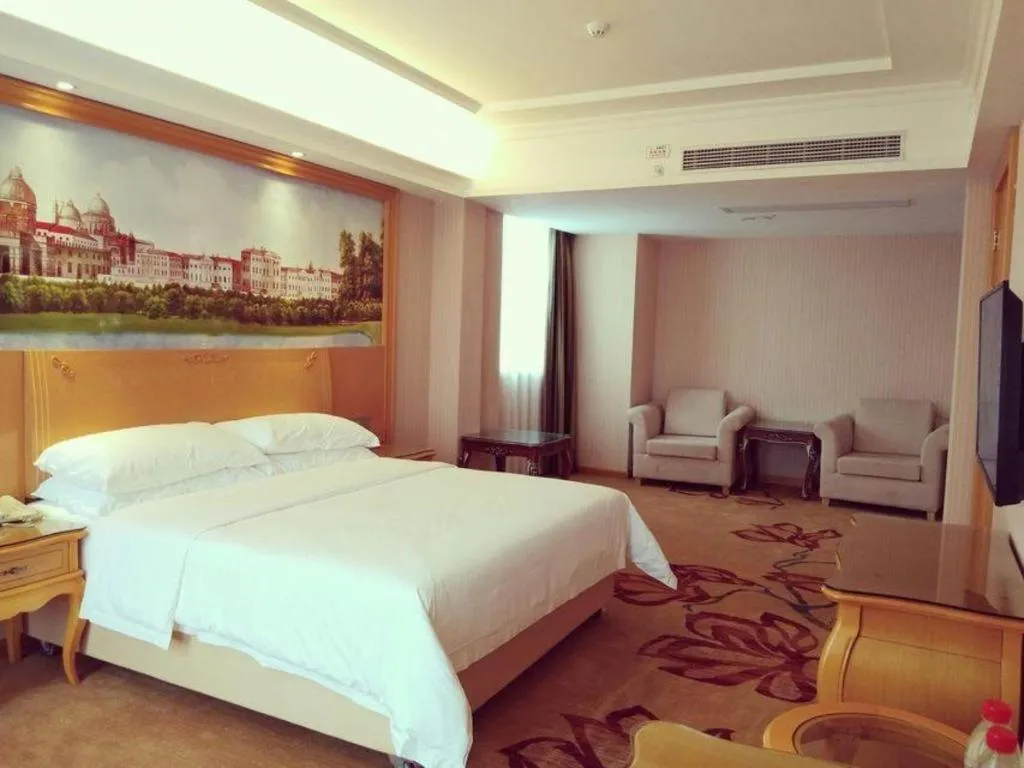 Bed in Vienna Hotel Guangxi Guilin Gongchengtianjie