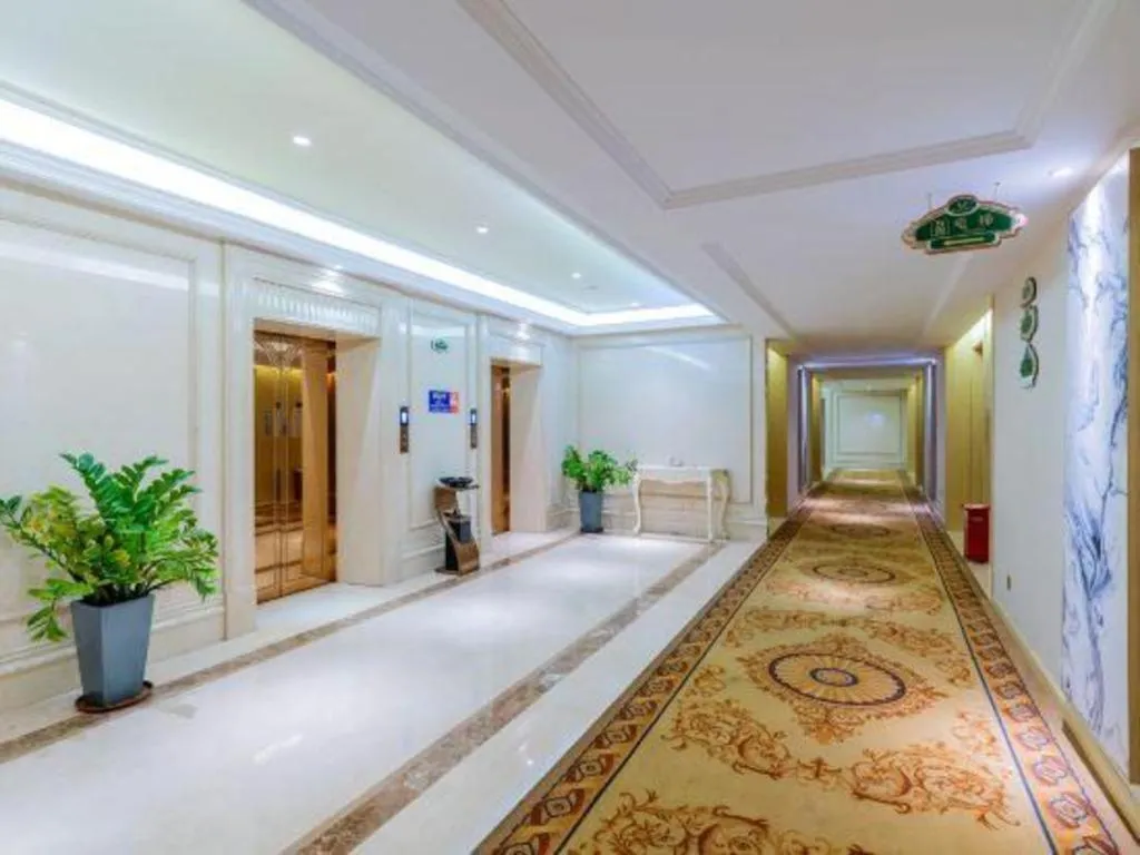 Vienna Hotel Guangdong Zhongshan Xiaolan High-Speed Railway Station