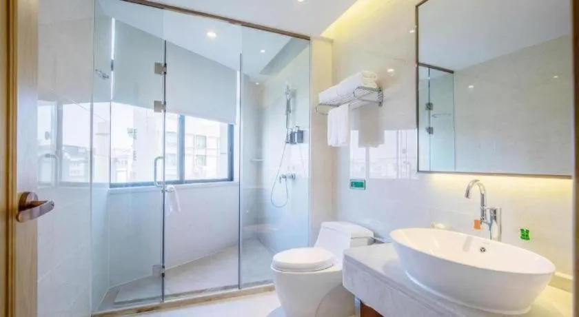 Vienna Hotel Guangdong Zhongshan Xiaolan High-Speed Railway Station