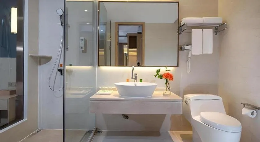 Vienna Hotel Guangdong Zhongshan Xiaolan High-Speed Railway Station