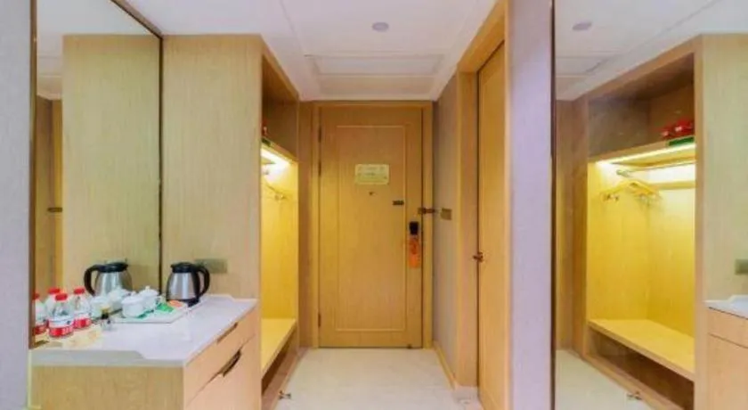 Vienna Hotel Guangdong Zhongshan Xiaolan High-Speed Railway Station