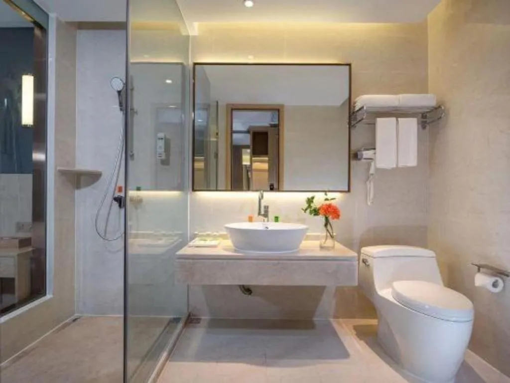 Vienna Hotel Guangdong Zhongshan Xiaolan High-Speed Railway Station