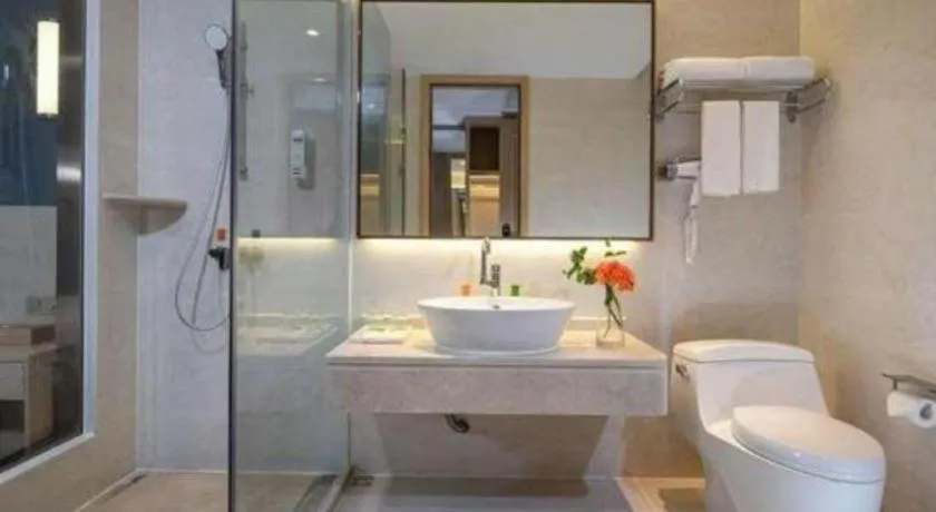 Vienna Hotel Guangdong Zhongshan Xiaolan High-Speed Railway Station