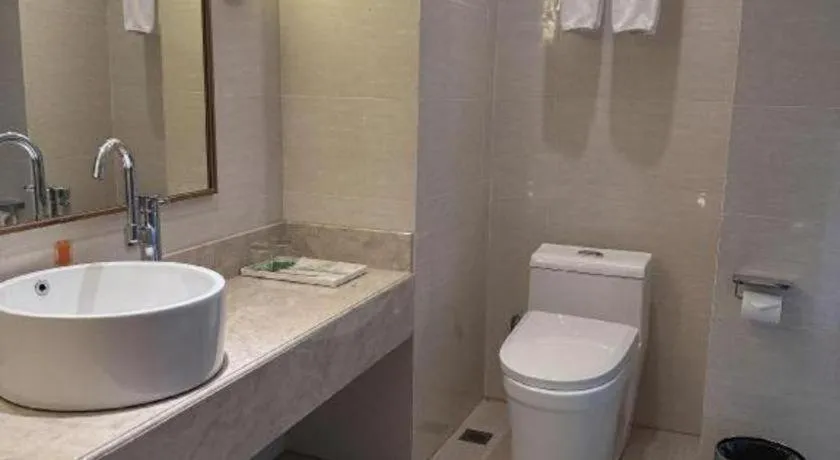 Vienna Hotel Fuzhou Changle Shouzhan Hangcheng Metro Station