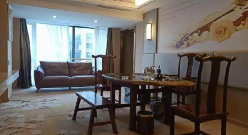 Vienna Hotel Fuzhou Changle Shouzhan Hangcheng Metro Station