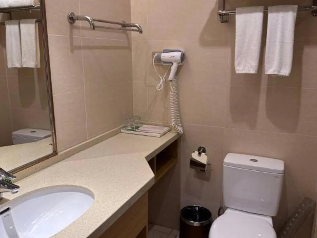 Vienna Hotel Fuzhou Changle Shouzhan Hangcheng Metro Station