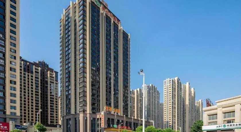 Vienna Hotel Fuzhou Changle Shouzhan Hangcheng Metro Station