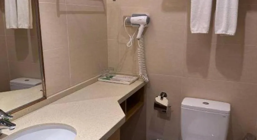 Vienna Hotel Fuzhou Changle Shouzhan Hangcheng Metro Station