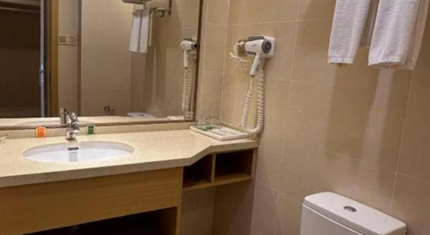 Vienna Hotel Fuzhou Changle Shouzhan Hangcheng Metro Station