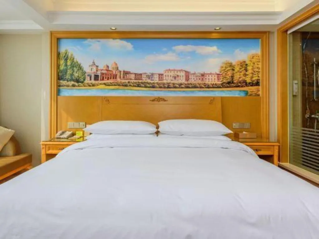 Bed in Vienna Hotel Guangxi Guilin Yongfu Station