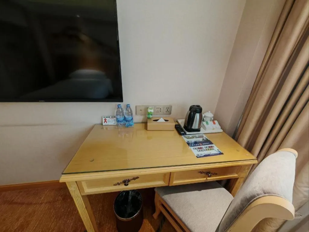 Vienna Hotel Guangxi Hezhou Guposhan Suifeng