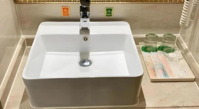 Vienna Hotel Guangxi Hezhou Guposhan Suifeng