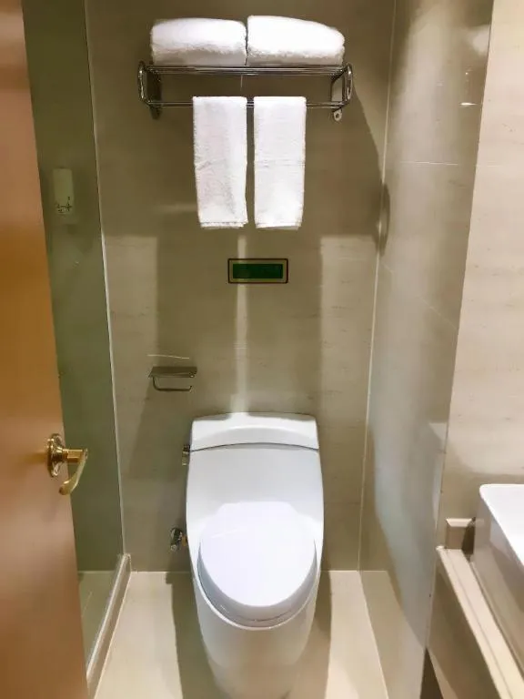 Vienna Hotel Guangxi Hezhou Guposhan Suifeng