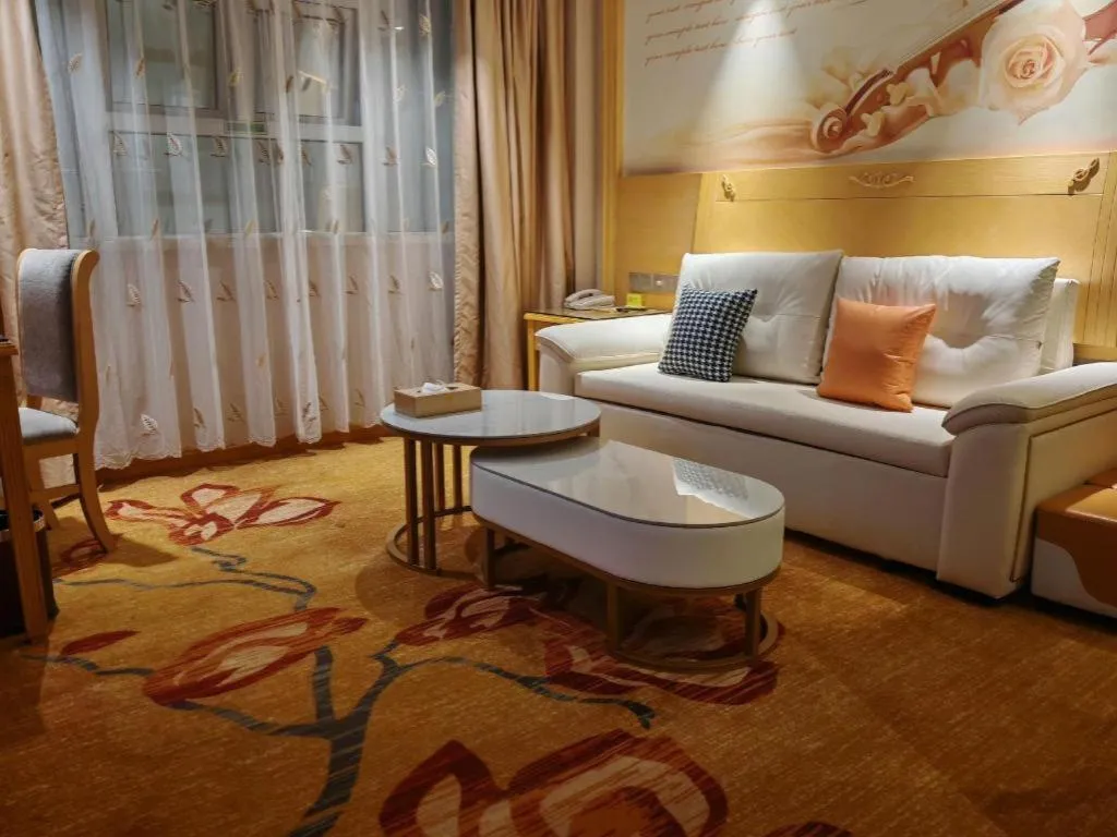 Vienna Hotel Guangxi Hezhou Guposhan Suifeng