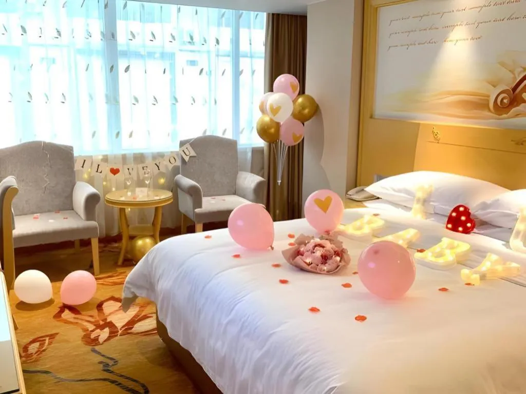 Bed in Vienna Hotel Guangxi Hezhou Guposhan Suifeng