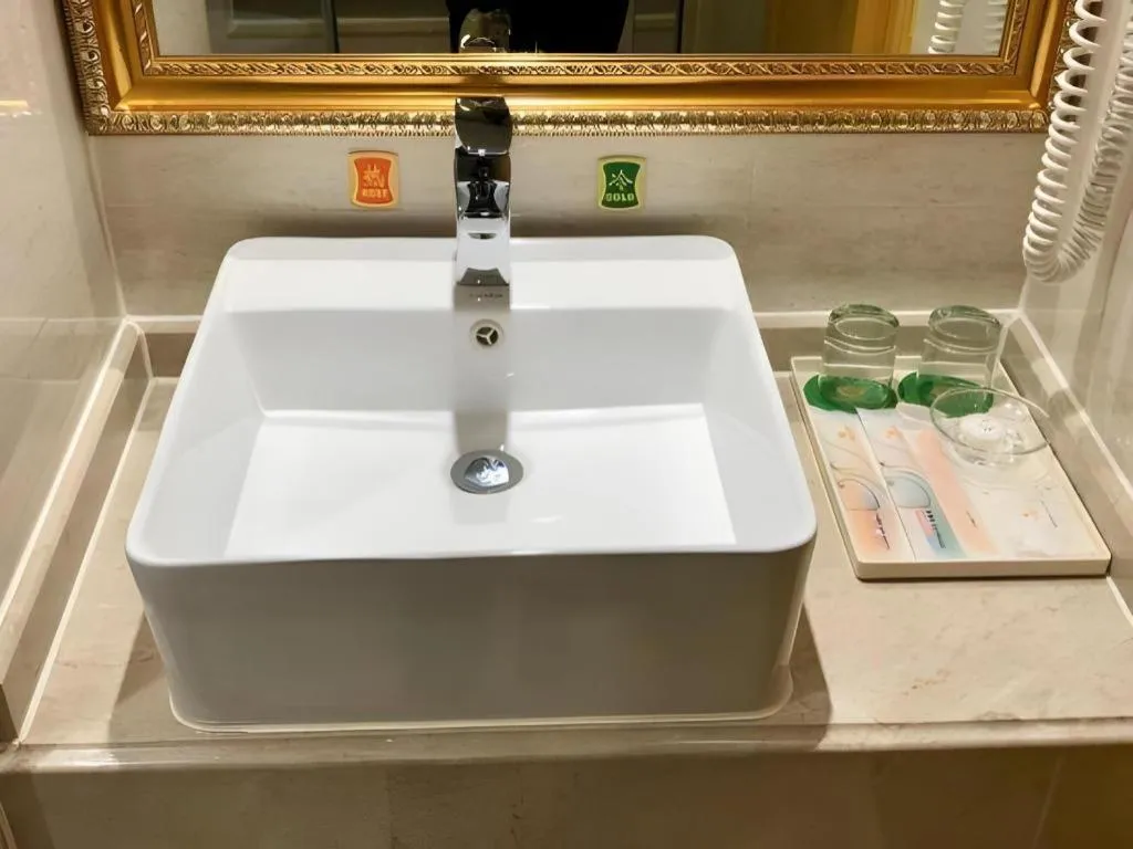 Vienna Hotel Guangxi Hezhou Guposhan Suifeng