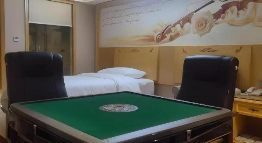 Vienna Hotel Guangxi Hezhou Guposhan Suifeng