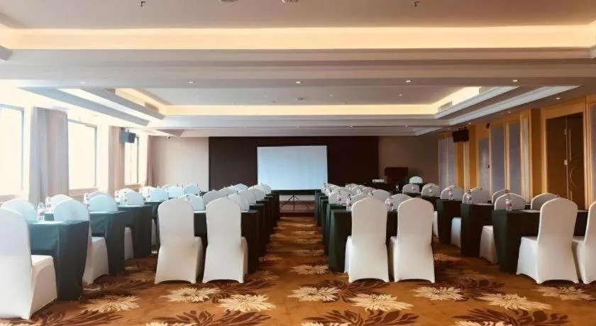Vienna Hotel Guangxi Hezhou Guposhan Suifeng