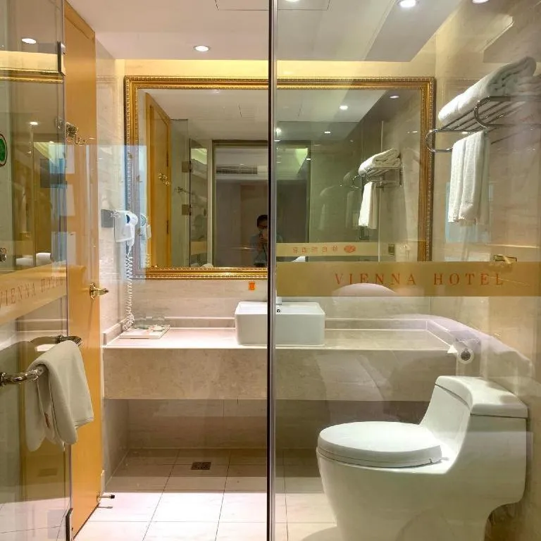 Vienna Hotel Guangxi Hezhou Guposhan Suifeng