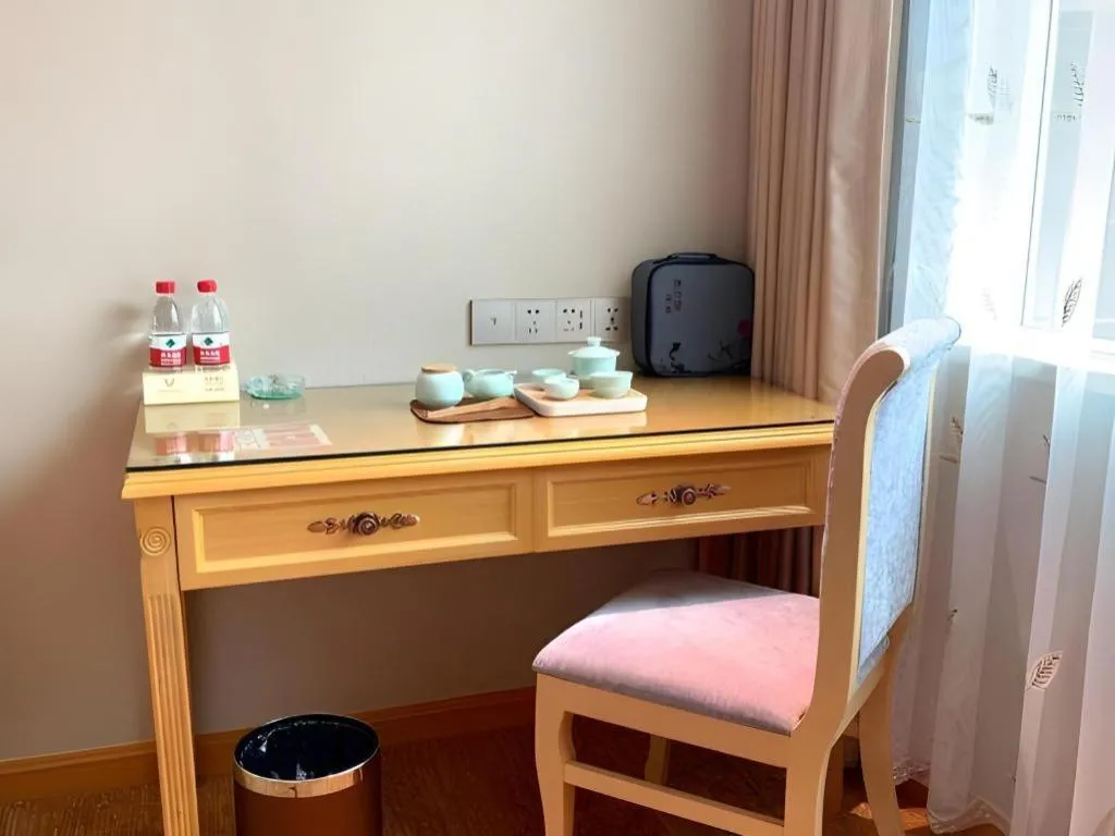 Vienna Hotel Guangxi Hezhou Guposhan Suifeng