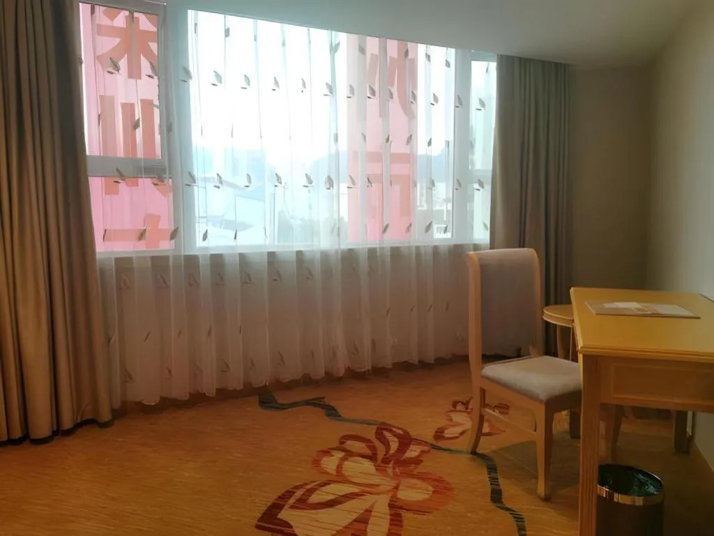 Vienna Hotel Guangxi Hezhou Guposhan Suifeng