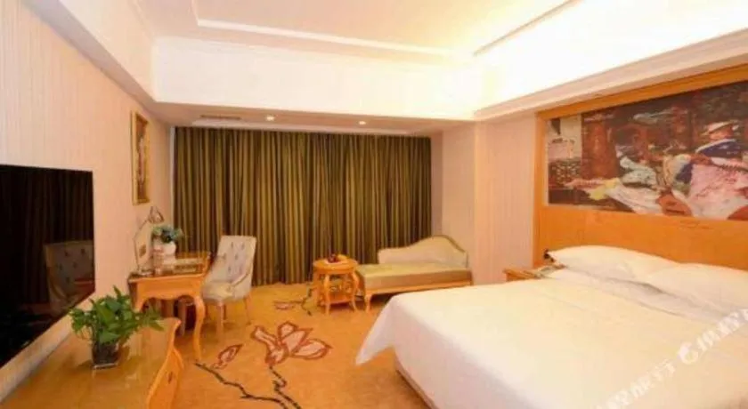 Bed in Vienna Hotel Henan Luoyang Jiudu Road Wanda